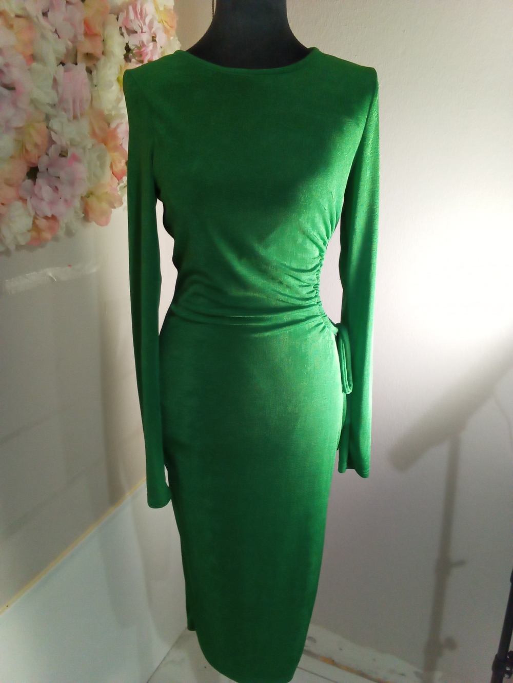 Buckle Emerald Green Long-Sleeve Ruched Midi Dress